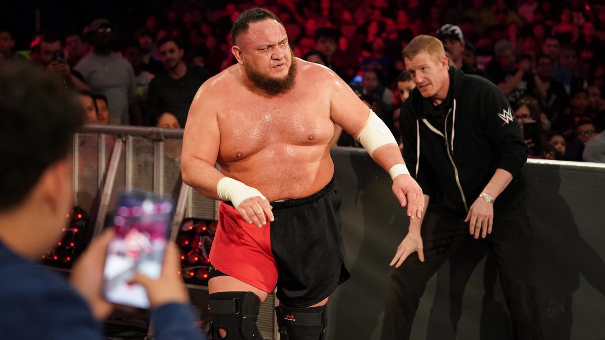 Update Samoa Joe s'est blessé à RAW cette semaine ...