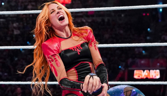 Becky Lynch comptabilise une troisième victoire contre un catcheur