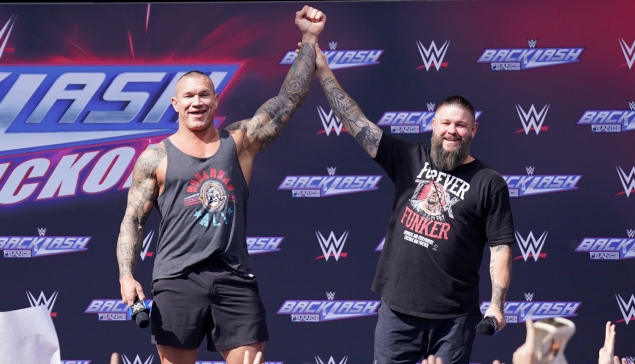 Kevin Owens décrit Randy Orton comme le leader naturel des vestiaires