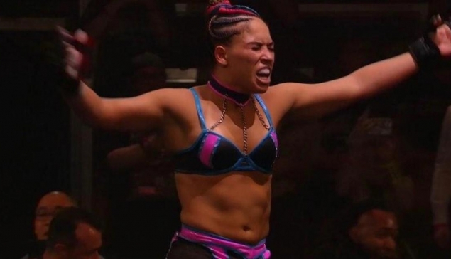 WWE NXT Battleground : Lola Vice domine Shayna Baszler