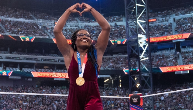 La championne olympique Tamyra Mensah-Stock fait ses débuts à la WWE