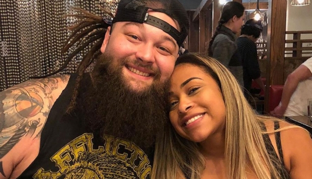 Un an après le décès de Bray Wyatt, JoJo Offerman lui rend hommage