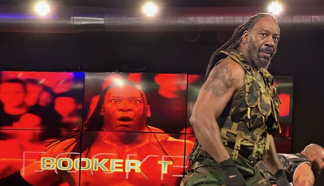 Booker T fait son premier match simple en 6 ans