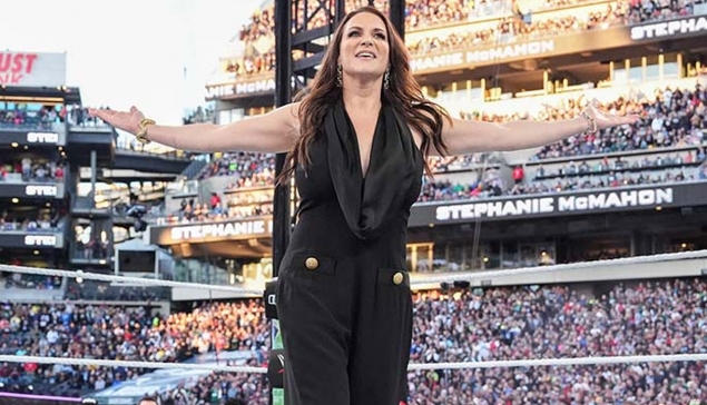 Stephanie McMahon de retour au boulot pour la WWE