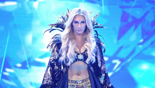 La WWE prévoirait de rapidement donner une ceinture à Charlotte Flair