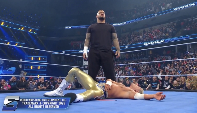 WWE SmackDown : Solo Sikoa de retour et s'en prend à Cody Rhodes