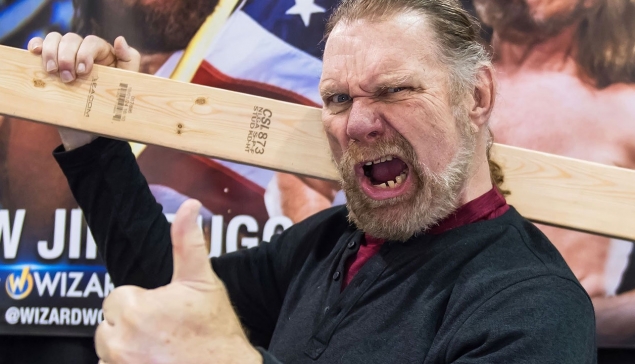 Hacksaw Jim Duggan a signé un nouveau contrat avec la WWE